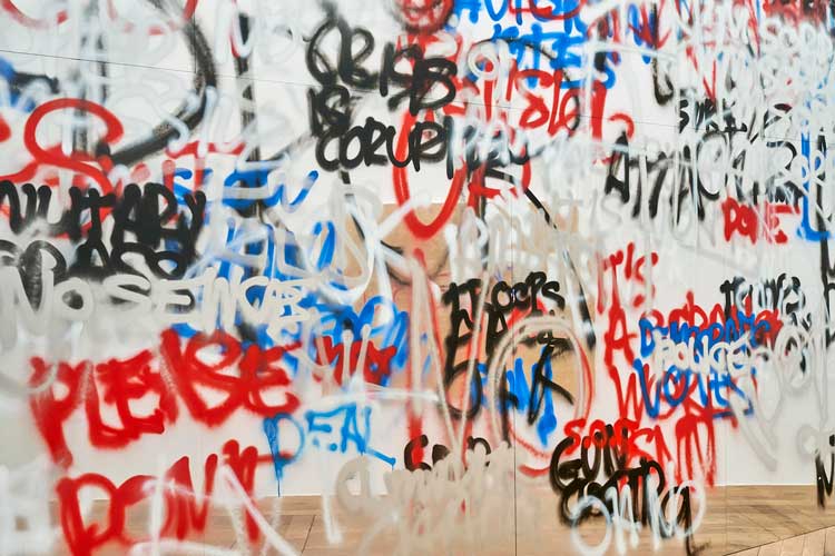 Stefan Brüggemann. Headlines and Last Lines in the Movies (Guernica), 2019 (detail). Alupanel, aluminium, spray paint, 349 x 777 cm (137 3/8 x 305 7/8 in). Photo © Rob Battersby.