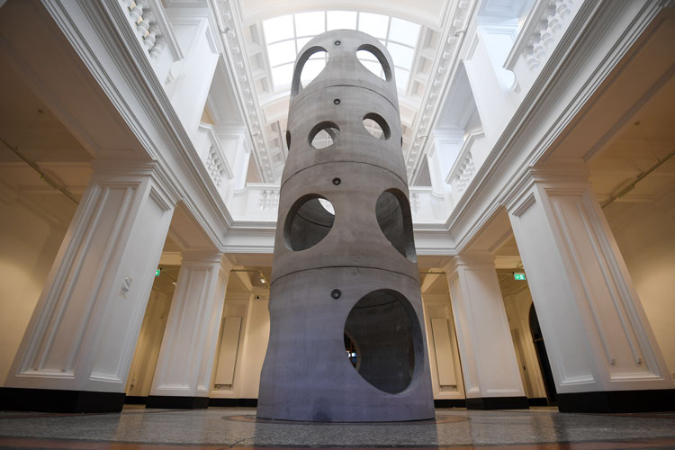 Alexandre da Cunha, Figurehead II, 2020. Concrete, 600 x 180 x 180 cm (236 1/4 x 70 7/8 x 70 7/8 in). © Alexandre da Cunha. Courtesy the artist, The Box, Plymouth, and Thomas Dane Gallery. Image by Finnbarr Webster/Getty, courtesy of The Box, Plymouth.
