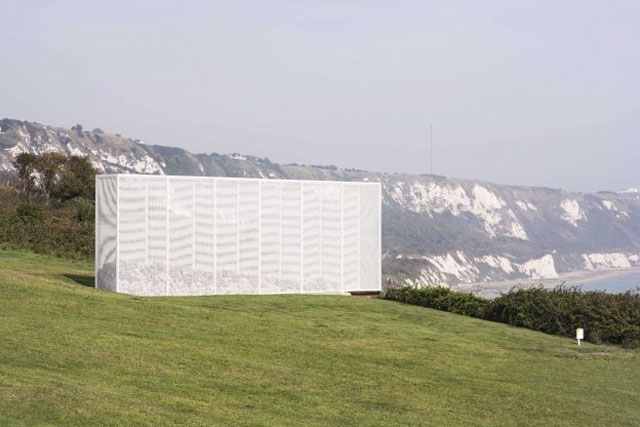 Alex Hartley, Wall, Folkestone Triennial, 2017. Photograph: Thierry Bal.