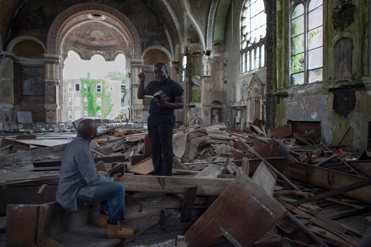 Theaster Gates, Gone Are the Days of Shelter and Martyr, 2014. Video, sound, colour; 6:31 minutes. © Theaster Gates. Courtesy White Cube and Regen Projects, Los Angeles.