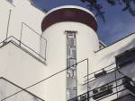 Hôtel particulier de Jan et Joël Martel, rue Mallet-Stevens, Paris, 1926-1927. Photo : Centre Pompidou, Georges Méguerditchian, 
        2004. ©ADAGP, 2004, Paris