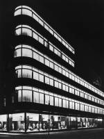 Rudolf Petersdorff Department Store, Breslau, 1927-28. Photo: Kunstbibliothek Berlin, Staatliche Museen zu Berlin, Preussischer Kulturbesitz, Berlin. Courtesy Institute f&uuml;r Auslandsbeziehungen, Stuttgart.