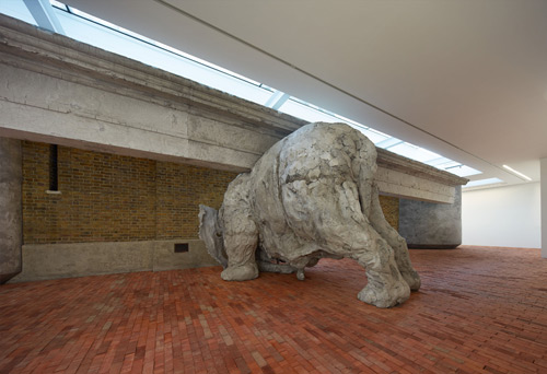 Adrián Villar Rojas. Today We Reboot The Planet.
Installation view 1.
Serpentine Sackler Gallery, London
(28 September - 10 November 2013)
© 2013 Jörg Baumann.