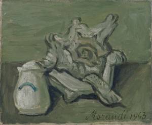 Giorgio Morandi, 1890–1964. Natura morta, 1943. Oil on canvas
25 x 30 cm (60 x 68.6 cm framed). Private Collection, Crevalcore, Italy. foto © Luciano Calzolari, Crevalcore © Giorgio Morandi by SIAE 2008