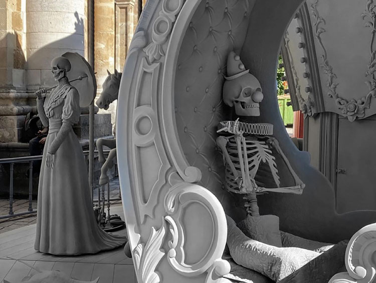 Hans Op de Beeck, Danse Macabre, 2021. Sculptural installation: steel, aluminium, wood, polyester, polyamide, polyurethane, PVC coated nylon, plaster, coating, 950 x 650 x 950 cm. Photo: Studio Hans Op de Beeck, 2021.