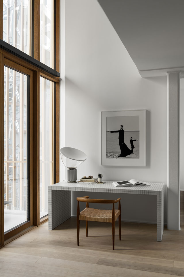 Bjarke Ingels Group (BIG), 79&Park, living room. Photo © Laurian Ghinitoiu.
