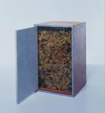 H&eacute;lio Oiticica. <em>Box B&oacute;lide 16,</em> 1965-1966. Oil with polyvinyl acetate emulsion on wood; glass; charcoal; beach shells. C&eacute;sar and Claudio Oiticica Collection, Rio de Janeiro. (c) Projeto H&eacute;lio Oiticica, Rio de Janeiro