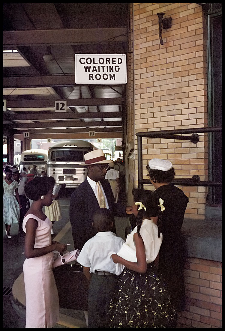 Gordon Parks. Untitled, Nashville, Tennessee, 1956. Courtesy of The Gordon Parks Foundation, New York and Alison Jacques Gallery, London. © The Gordon Parks Foundation.