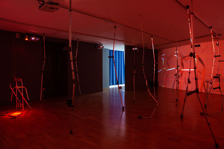 Torsten Lauschmann, TOPIARY JIG, 2020. Installation view, Pine