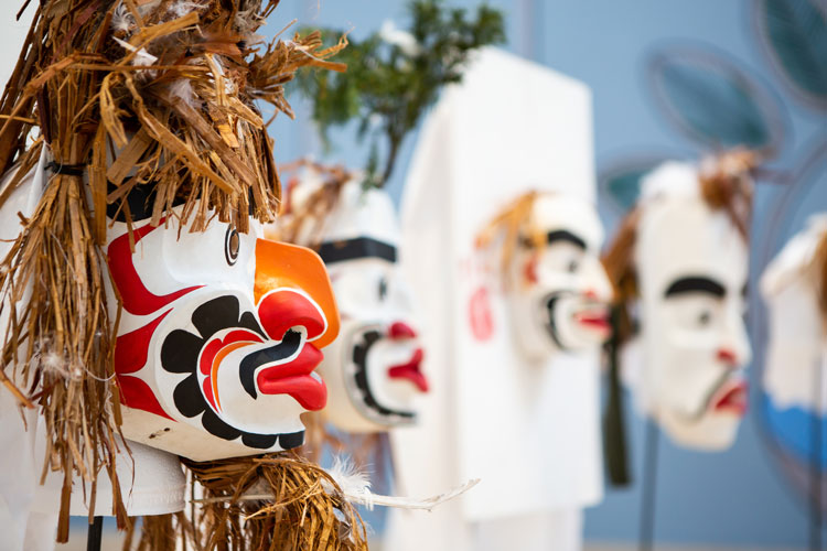 Alan Hunt, Grouse, 2020. Western Red Cedar, acrylic, feathers and found materials. Installation view, Pine
