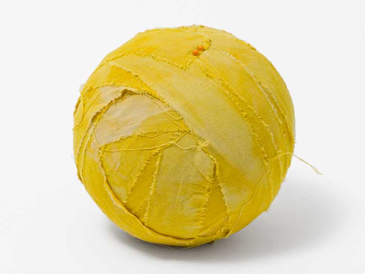 Veronica Ryan, Collective Moments X, 2022. Turmeric stained fabric and pins, 15.5 cm dia. Courtesy Alison Jacques, London. © Veronica Ryan. Photo: Michael Brzezinski.