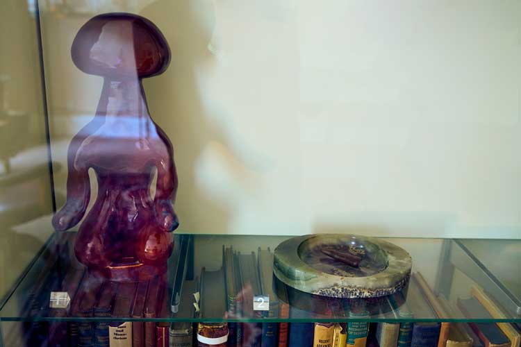 Holly Stevenson, The Witness, 2025, ceramic: glazed stoneware with Freud