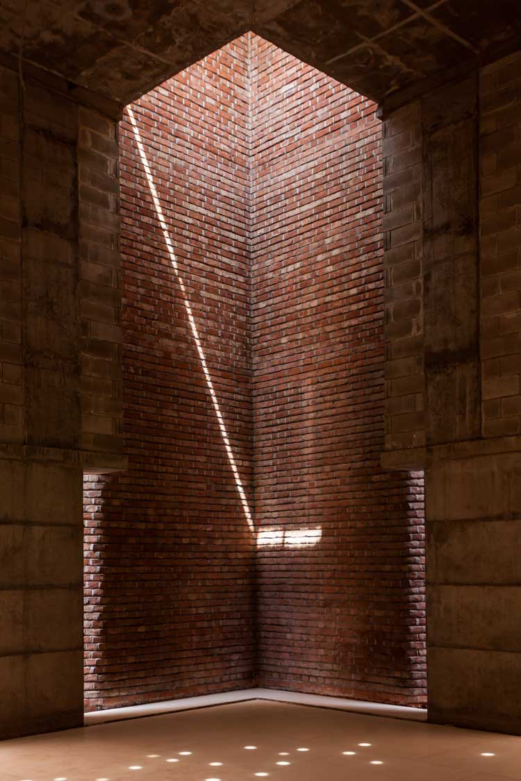 Bait Ur Rouf Mosque, Dhaka, by Marina Tabassum Architects. Photo: Hasan Saifuddin Chandan.