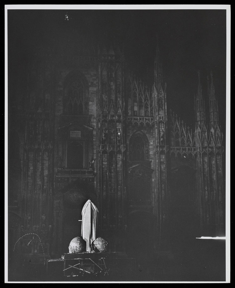 Jean Tinguely. La Vittoria, 1970. 10th Anniversary of Nouveau Réalistes, Milan, Italy, 28 November 1970. Collection Harry Shunk and Shunk-Kender. Getty Research Institute, Los Angeles. Gift of the Roy Lichtenstein Foundation in Memory of Harry Shunk and Janos Kender. © J. Paul Getty Trust Jean Tinguely © SIAE, 2024. Photo: János Kender and Harry Shunk.