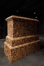 Olu Ogunnaike. I’d rather stand, 2022. Tulip, brown oak, horse chestnut, elm, cherry, black poplar, sycamore, ash, alder, walnut. Photo: Rob Harris.