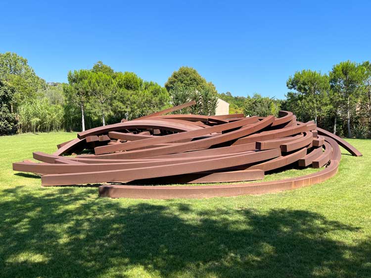 A collapsing sculpture by Bernar Venet in the grounds at Le Muy, Provence. Photo: Veronica Simpson.
